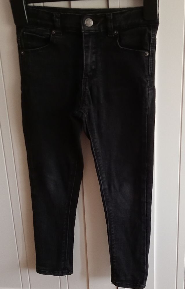 Pantalón vaquero niño 4-5 años.