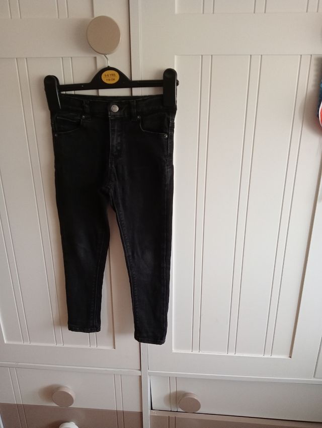 Pantalón vaquero niño 4-5 años.