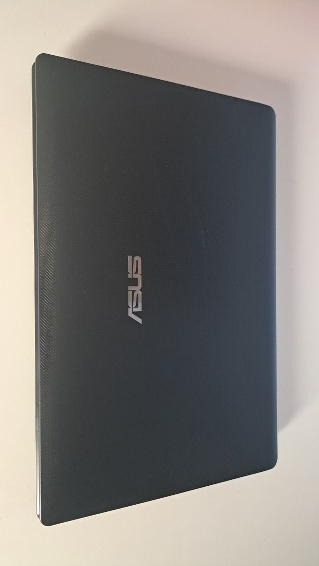 Ordenador portátil Asus X54H