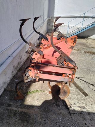 Cultivador de 11 brazos