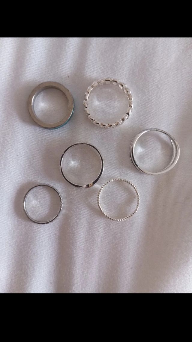 URGE!! Colgante con cadena, anillos y pulsera