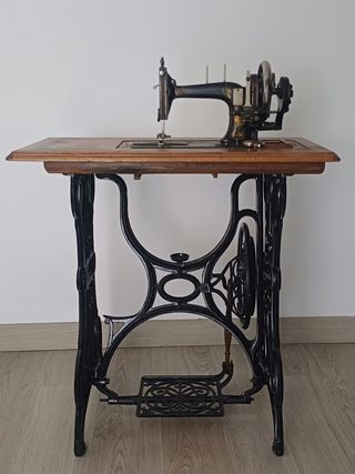 Maquina de coser GRITZNER antigua