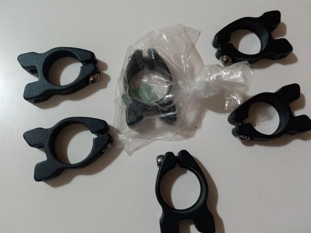 Abrazadera cierra sillín/portabultos