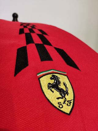 Sombrilla bebé Ferrari