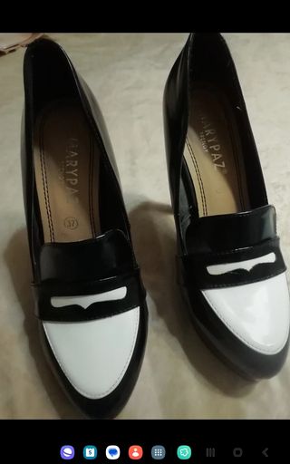 Zapato tacón tipo mocasin
