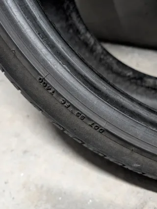 Neumático Pirelli 235/40/19