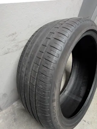 Neumático Pirelli 235/40/19