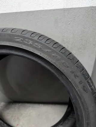 Neumático Pirelli 235/40/19