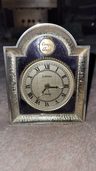 Antiguo despertador de sobremesa Tempus fugit 