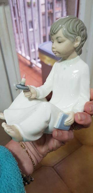 PORCELANA LLADRO NIÑO CON VELA IMPOLUTA
