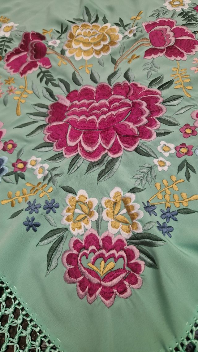 MANTONCILLO NUEVO CON ETIQUETA