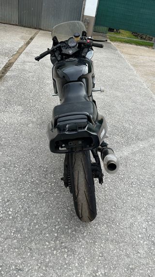 Kawasaki GPZ500 s circuito