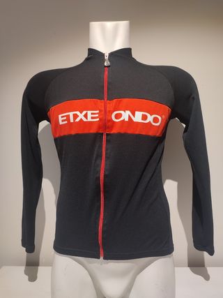 Maillot Etxeondo talla L. Talla pequeño