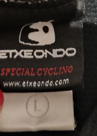 Maillot Etxeondo talla L. Talla pequeño