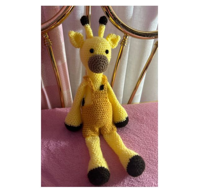 Jirafa con Peto Amigurumi