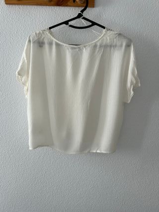 Blusa blanca de mangas caída. Talla S. Sin estrena