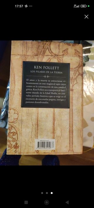 "Los pilares de la tierra" Ken Folletet