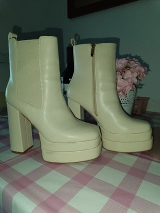 Botines de mujer con plataforma 👢🤍