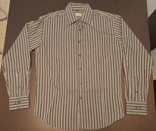 Chaleco sin mangas, camisetas y camisa.