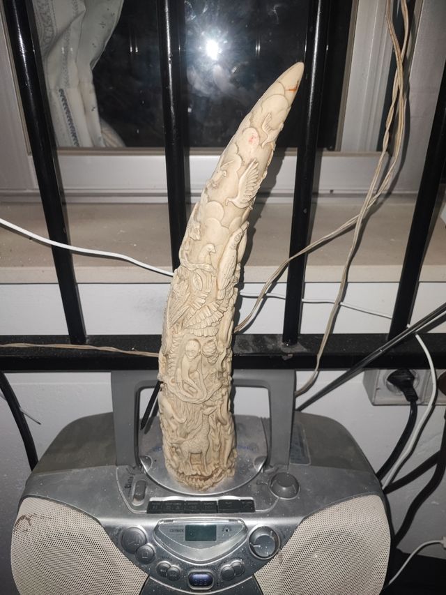 Cuerno tallado a mano