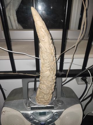 Cuerno tallado a mano