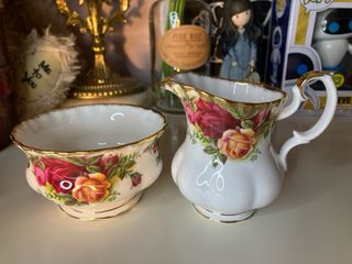 Jarra y azucarero royal albert