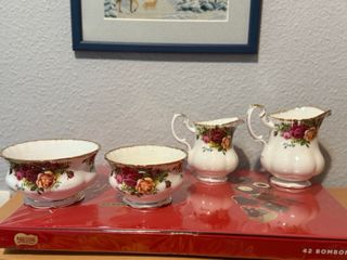 Jarra y azucarero royal albert