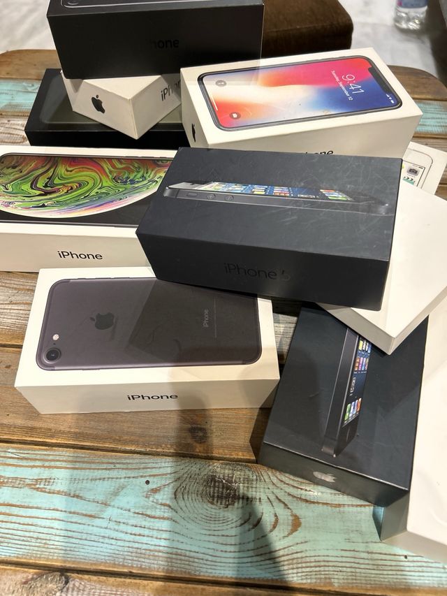 Lotti Diverse scatole per iPhone