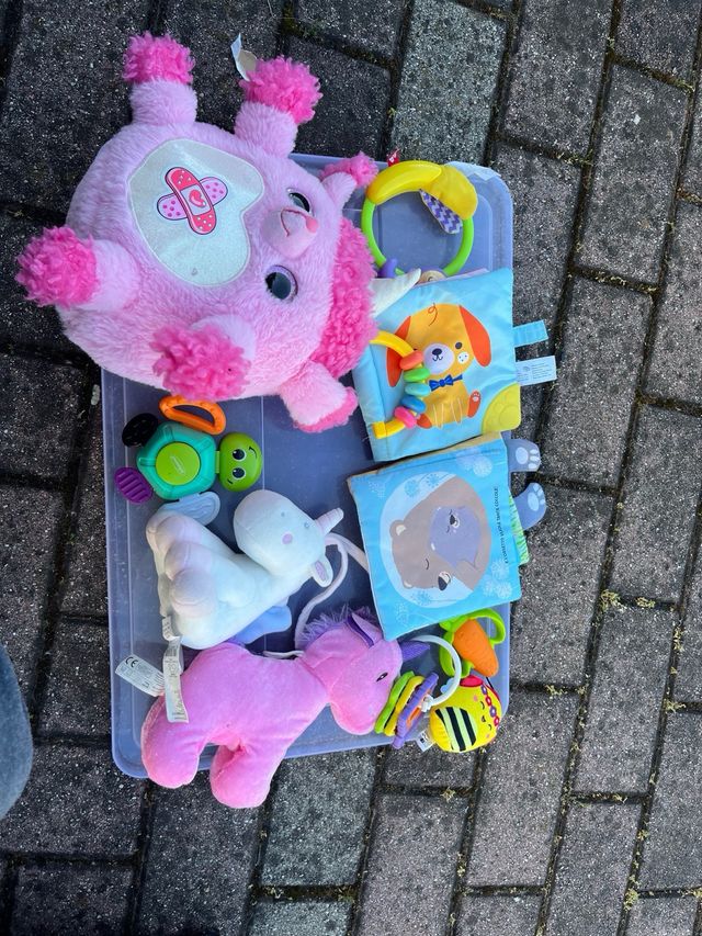 Stock giochi vari per neonato