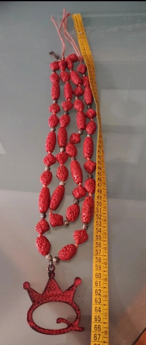 Collana rossa save the Queen 