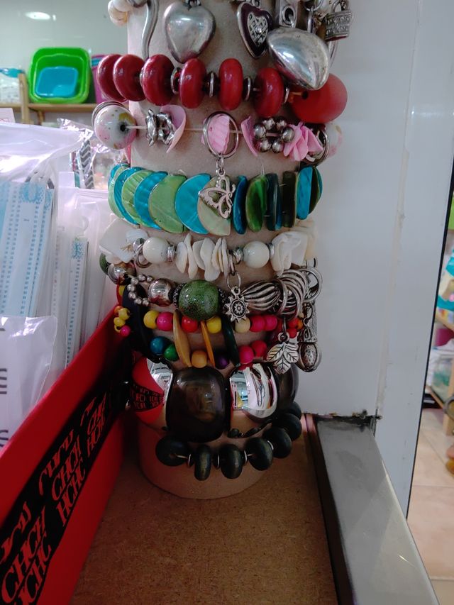 Pulseras variadas