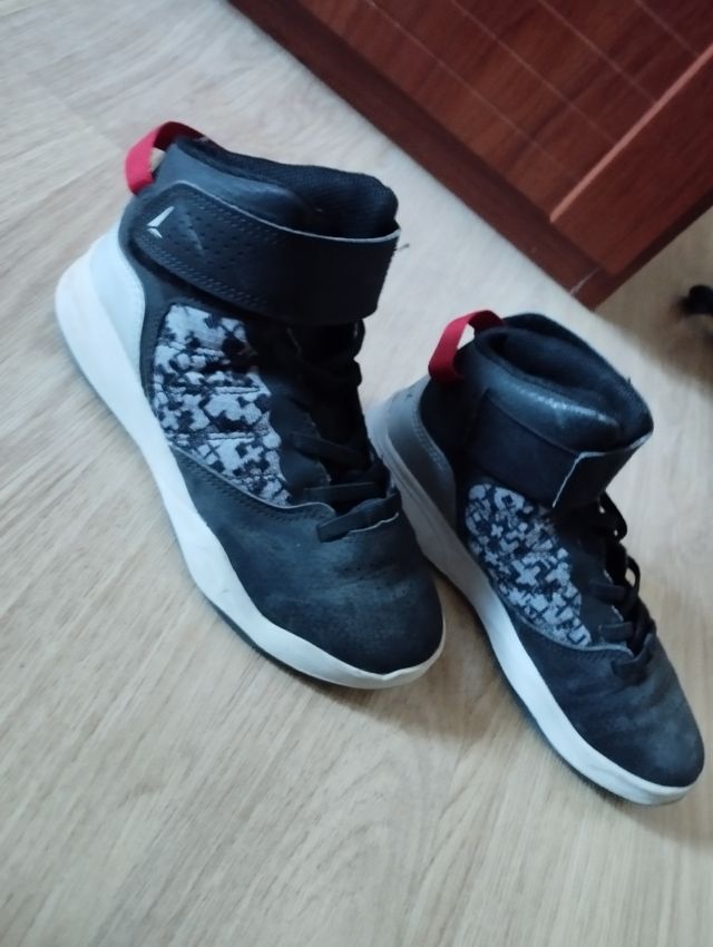 Botas baloncesto 34