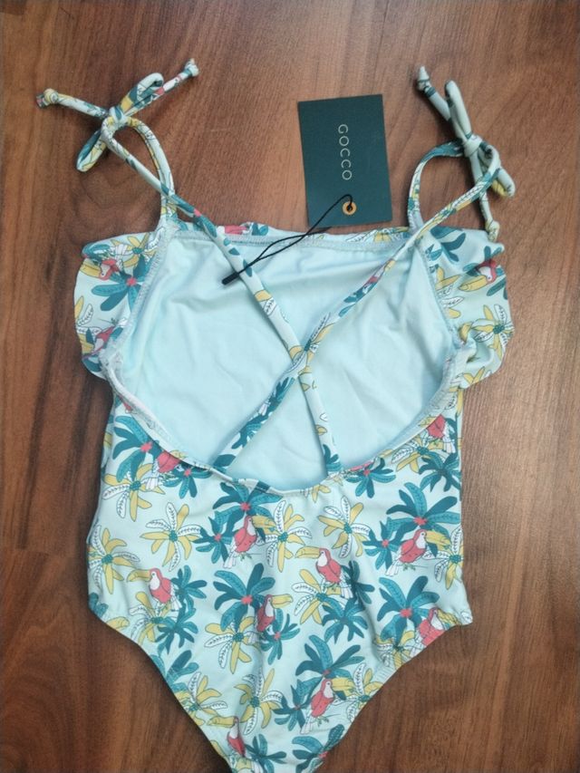 Bañador niña. Talla 4-5. Sin estrenar
