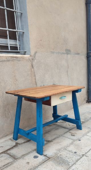 Mesa tocinera antigua con cajon