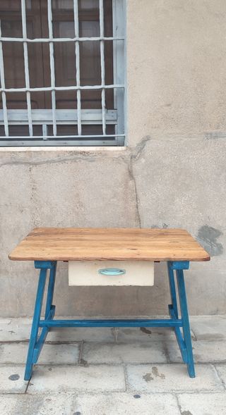 Mesa tocinera antigua con cajon