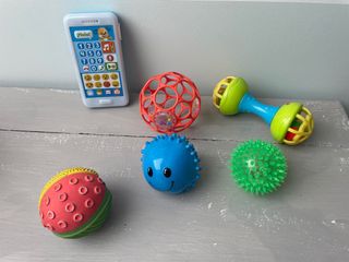Pack pelotas &juguetes sensoriales bebé