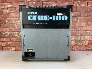 Amplificador Roland Super Cube 100