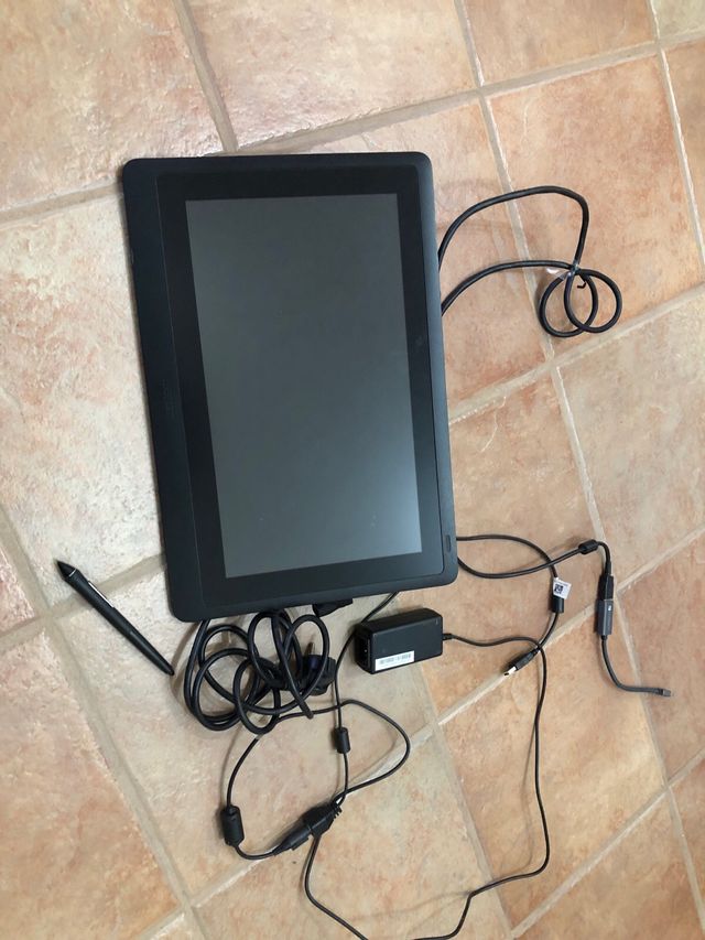 wacom cintiq 16 15.6”