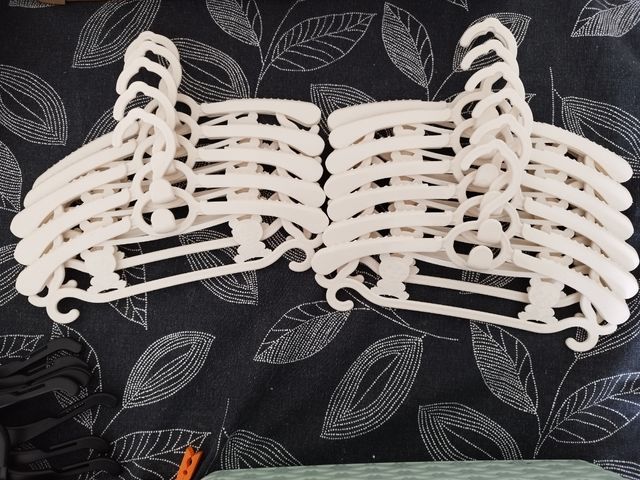 20 Perchas infantiles