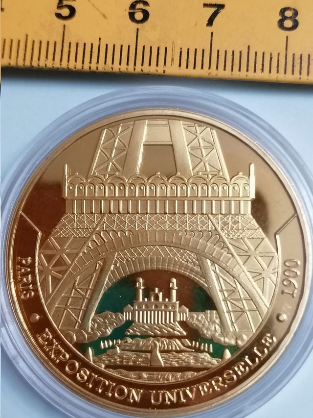 Moneda Torre Eiffel