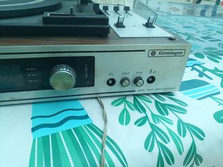 Tocadiscos - radio antiguo
