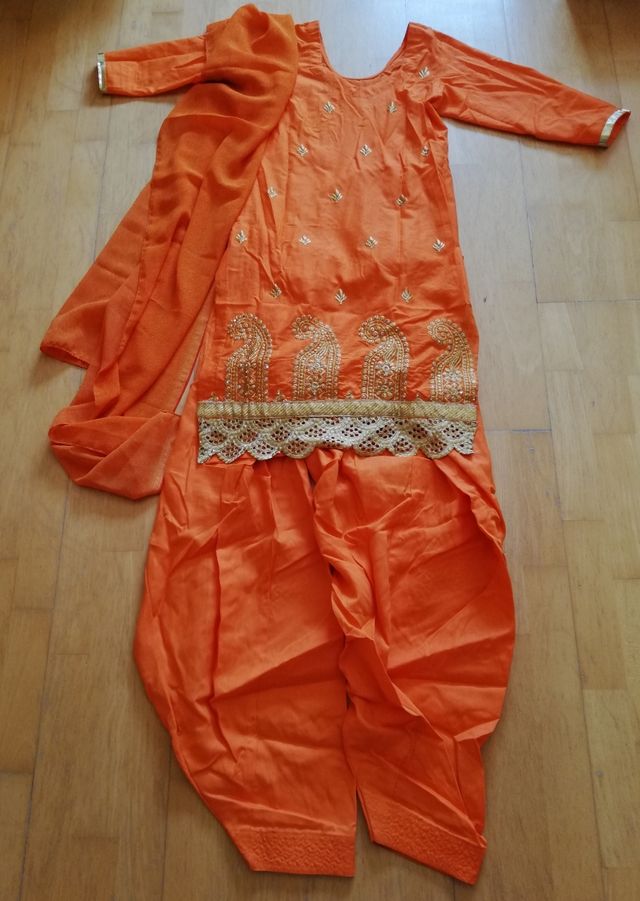 Traje típico de India. Suit salwar