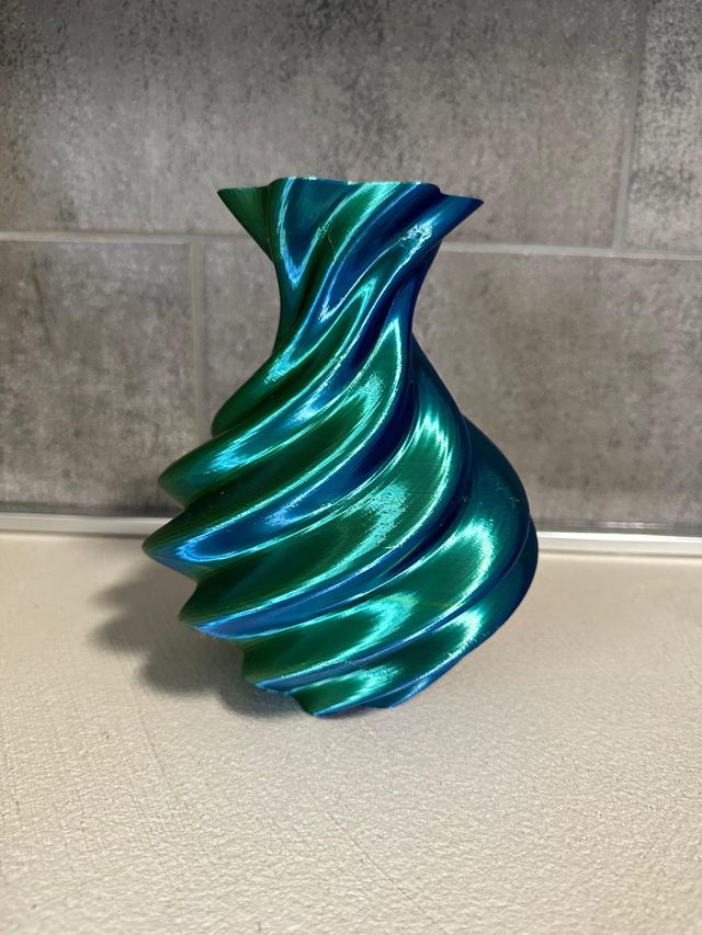 Vaso in plastica multicolor colore che cambia