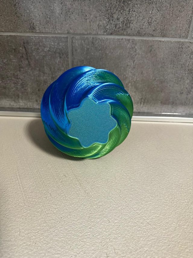 Vaso in plastica multicolor colore che cambia