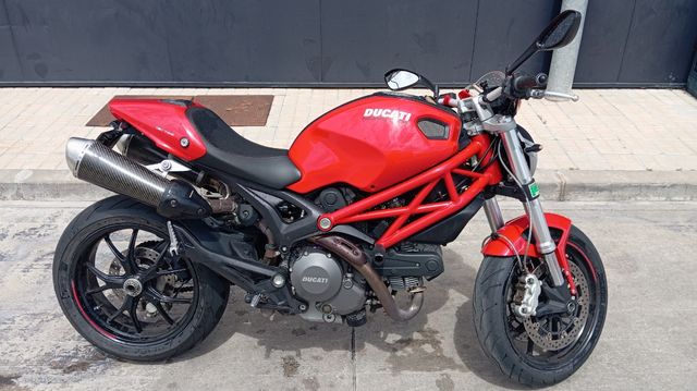 DUCATI 796