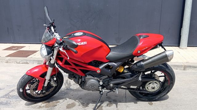 DUCATI 796