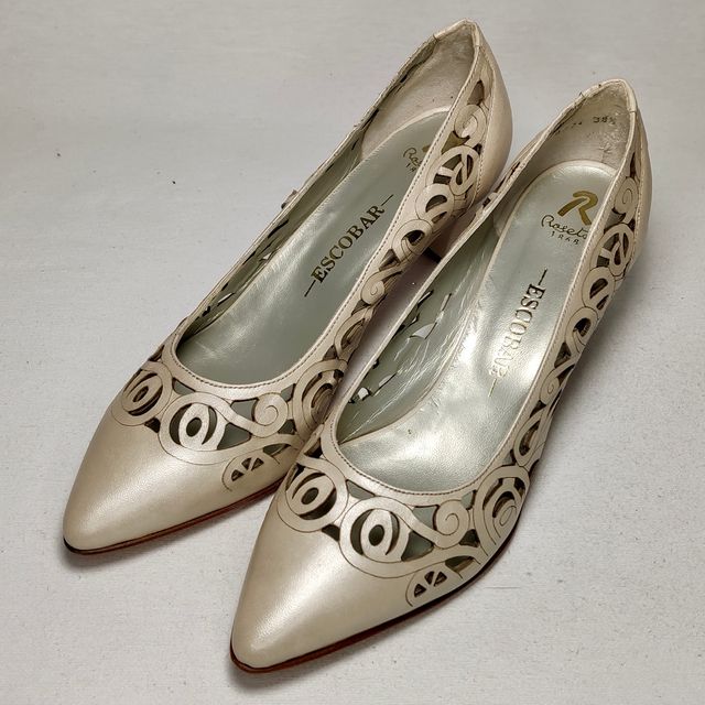 Zapato salón piel troquelad n°40