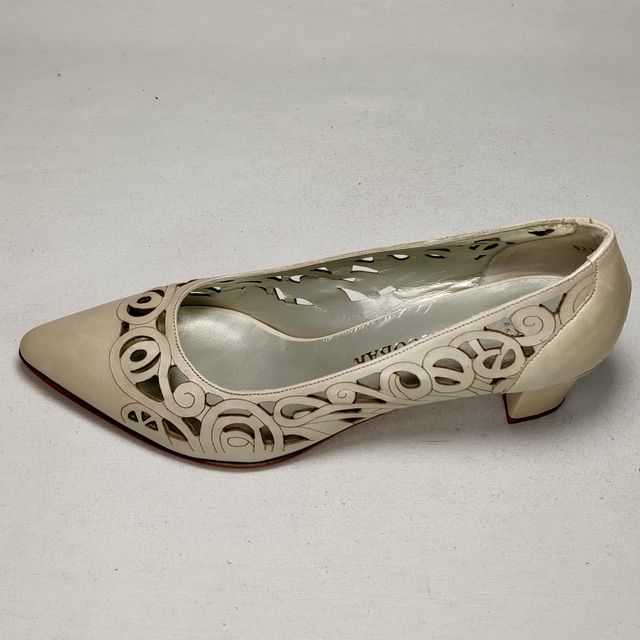 Zapato salón piel troquelad n°40