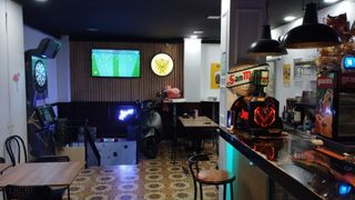 R-7047050 Traspaso Bar c2  con terraza en Les Cort