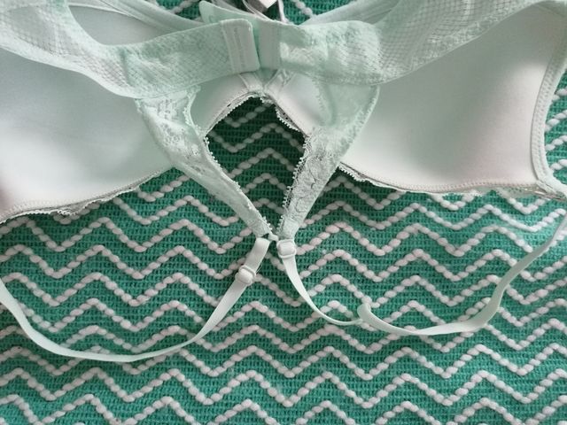 Sujetado tejido encaje multiposicion(Women'secret)